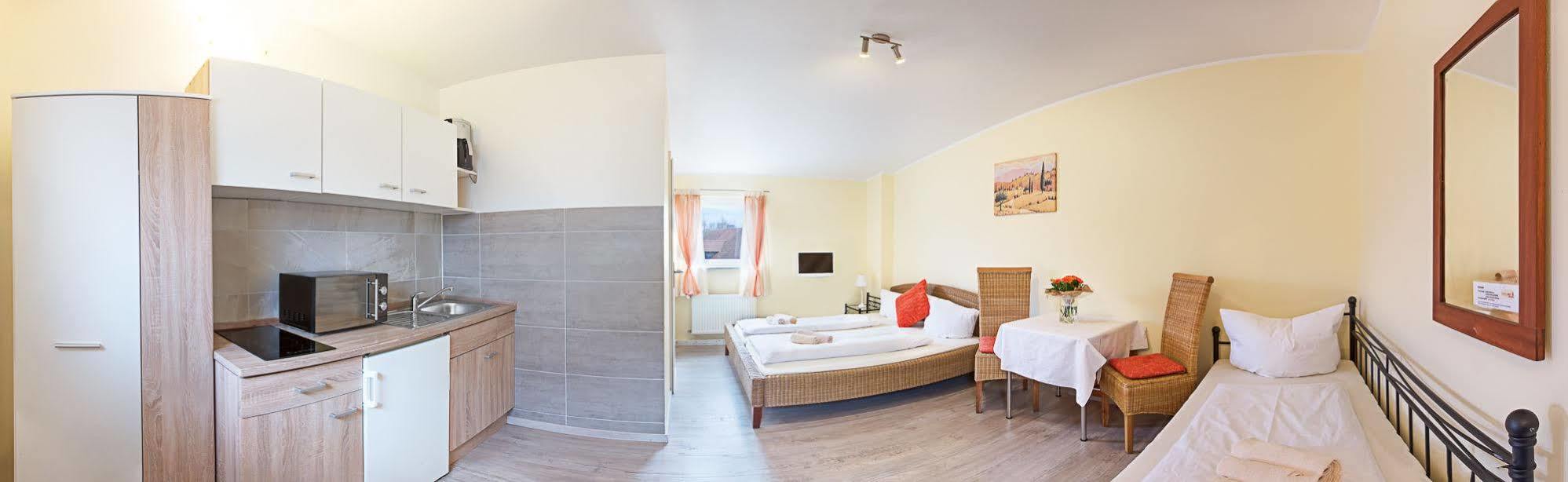 Pension & Appartments Landhaus Bettina 풀다 외부 사진